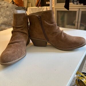 Elegant Tan Ankle Booties